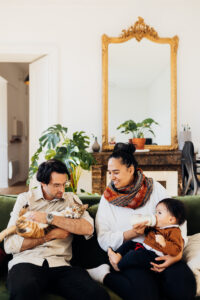 photo de famille pau - bebe biberon chat - emilie massal