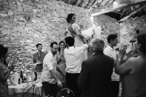 mariage au domaine de lucain, entrée des mariés, emilie massal photographe
