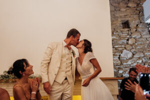 mariage au domaine de lucain, entrée des mariés, emilie massal photographe