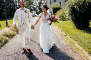 mariage au domaine de lucain, sortie cérémonie, emilie massal photographe