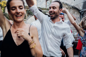 mariage au domaine de lucain, cocktail danse, emilie massal photographe