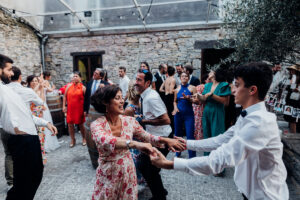 mariage au domaine de lucain, cocktail danse, emilie massal
