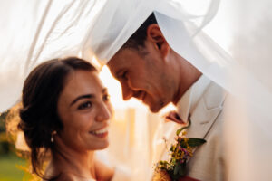 mariage au domaine de lucain, couple, coucher du soleil, emilie massal photographe pau
